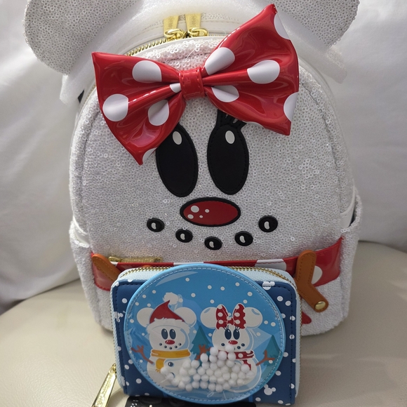NWT Minne Snowman Christmas Loungefly w Snowglobe Wallet Backpack for Disney - Picture 2 of 5